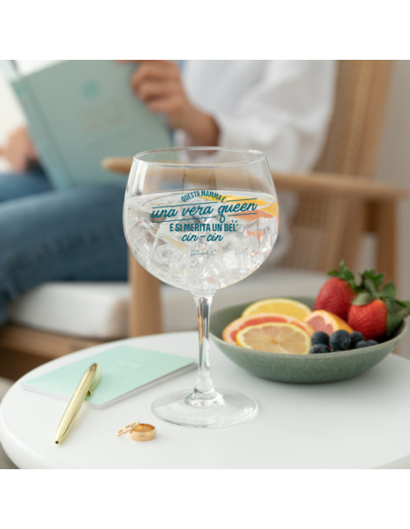 Bicchiere ballon - Questa mamma è una vera queen e si merita un bel cin-cin Bicchiere ballon - Questa mamma è una vera queen e si merita un bel cin-cin