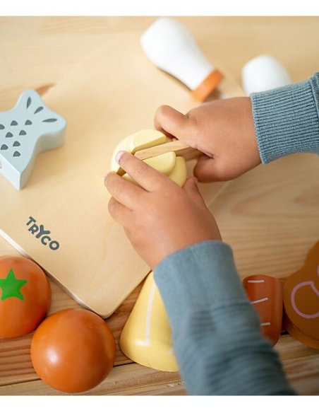 Tagliere in Legno con Pietanze