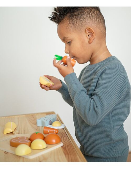 Tagliere in Legno con Pietanze