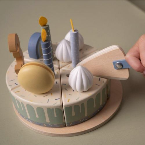 Torta di compleanno in legno blu