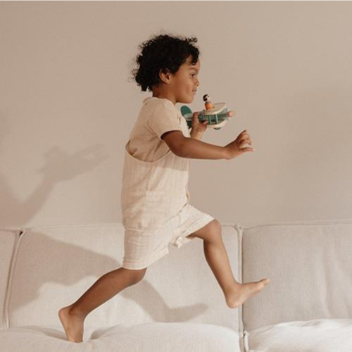 Aereo di legno giocattolo