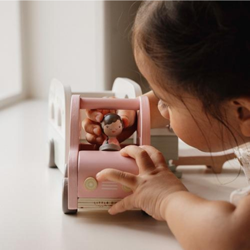 Macchina e Roulotte giocattolo