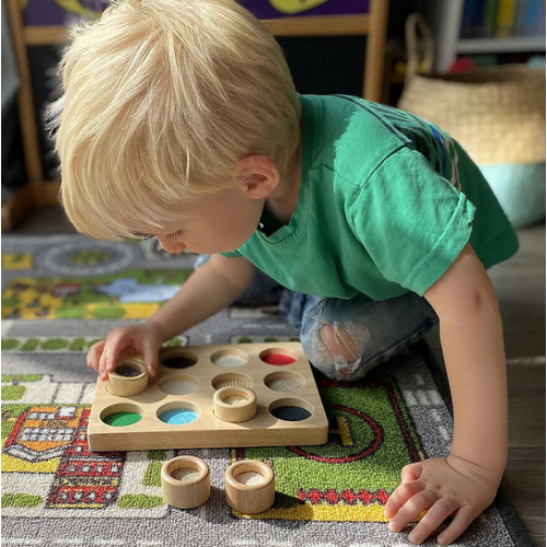 Set Gioco Sensoriale e di Abbinamento - Touch & Match Board - 12 Pedine