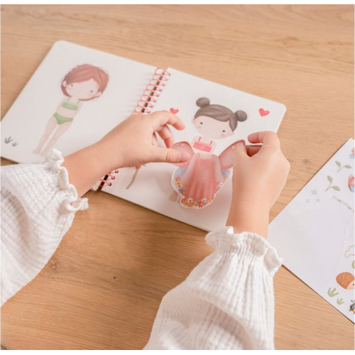 Dress me up - Libro creativo con stickers riposizionabili - Rosa & Friends