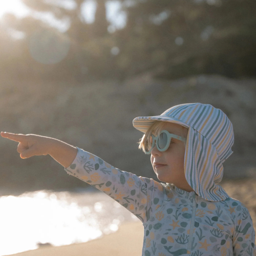 Cappello da mare con patta protettiva - Seasashells and Stripes - Striped