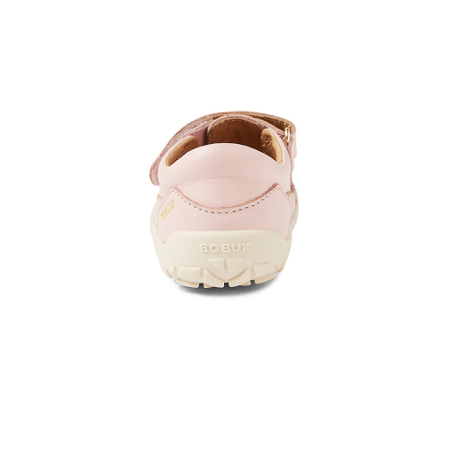 I walk - Troop Bearfoot - Cameo Rose I walk - Troop Bearfoot - Cameo Rose