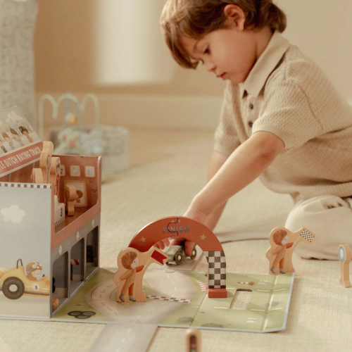 Valigetta con kit per gare di automobiline in legno