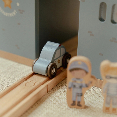 Stazione della polizia in legno