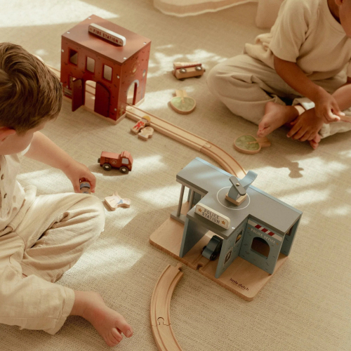 Stazione della polizia in legno