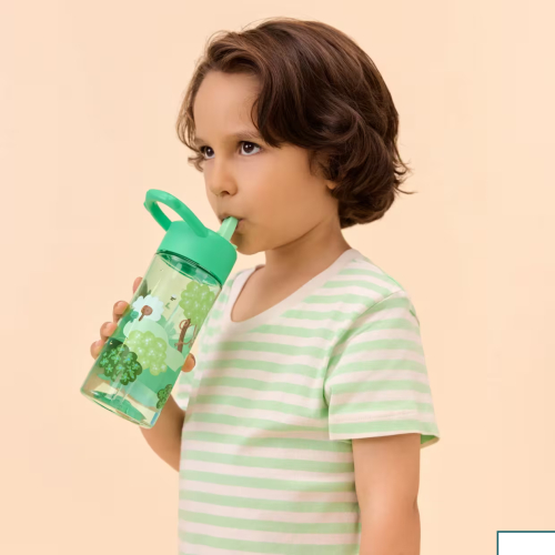 Bottiglia di plastica - Un prato imponente