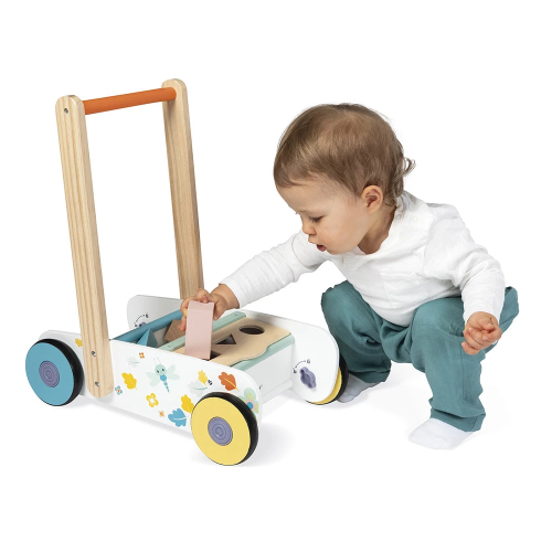 Carrello da passeggio in cubi di legno