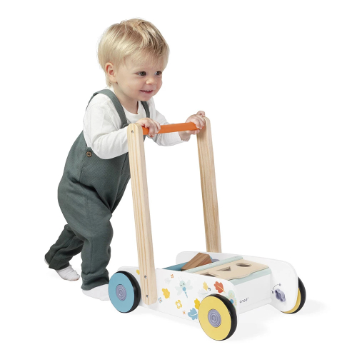 Carrello da passeggio in cubi di legno