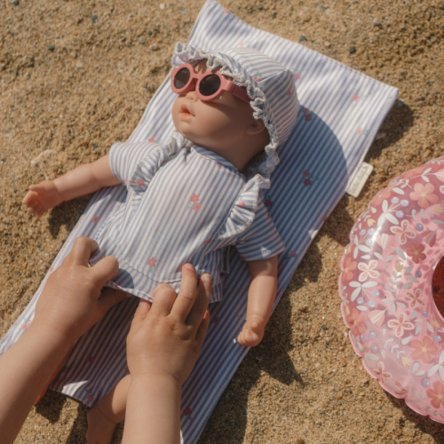 Bambola da bagno Mara con piscina e accessori